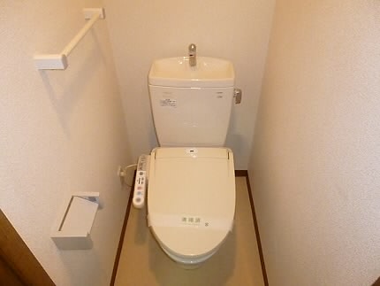京王線 代田橋駅 徒歩4分 10階建 築19年のトイレ写真