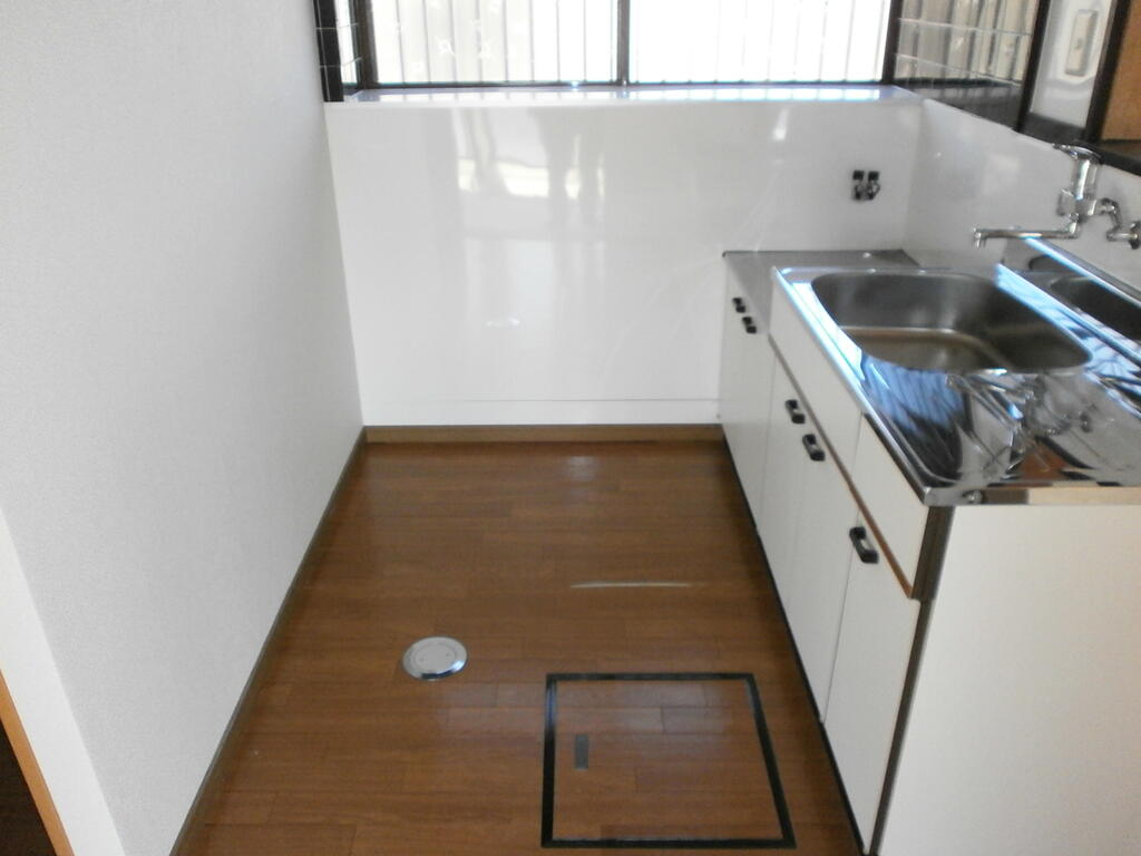 鹿児島市 2階建 築42年のキッチン写真