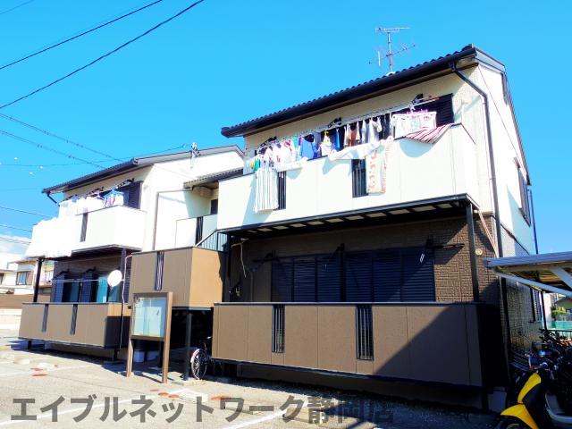 静岡市葵区上足洗のアパートの建物外観