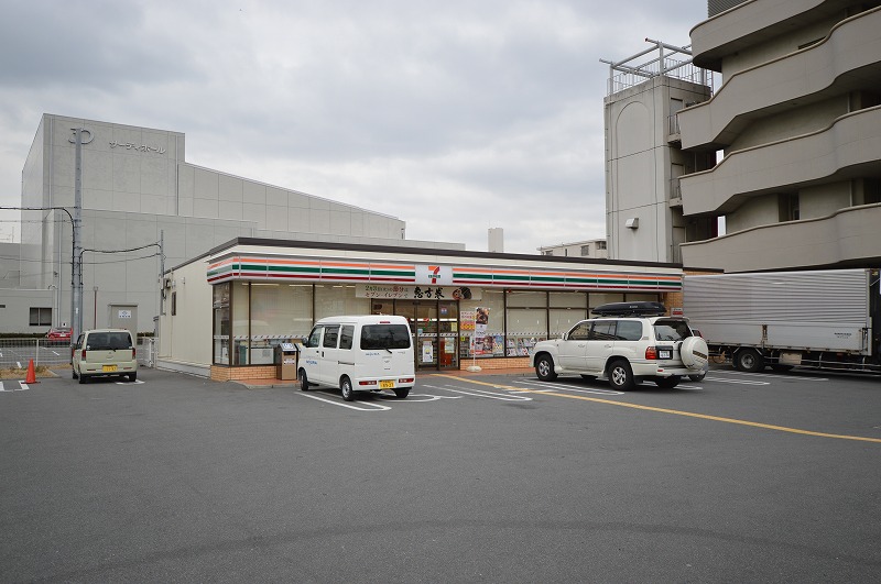 コンビニ　セブンイレブン大東新田西町店（コンビニ）まで292m
