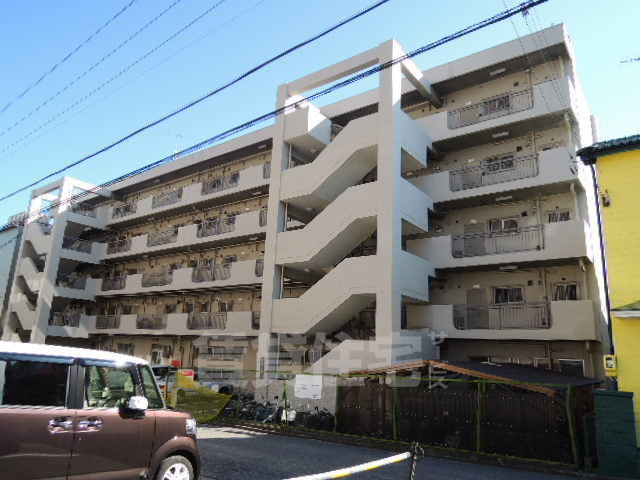 名古屋市瑞穂区浮島町のマンションの建物外観