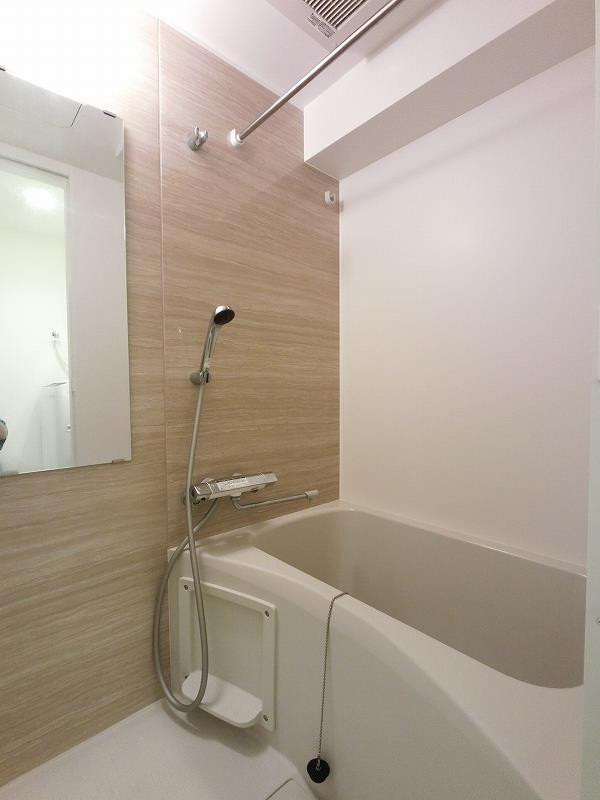 バス・シャワールーム　浴室乾燥機付き