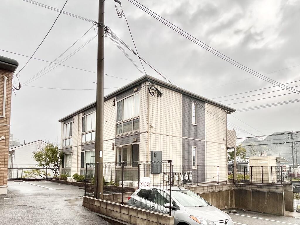 福岡県中間市中央５（アパート）の賃貸物件の外観