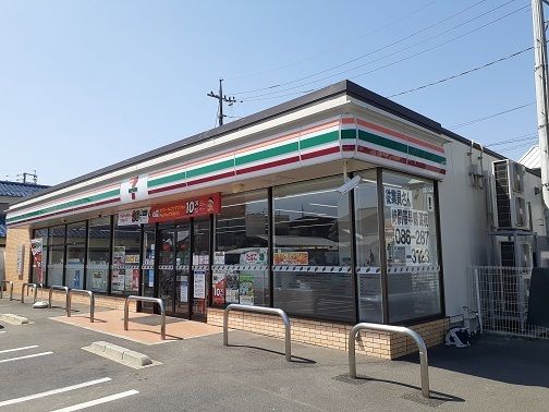 【岡山市北区門前のアパートのコンビニ】