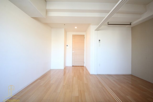 居室・リビング　SERENiTE上町台