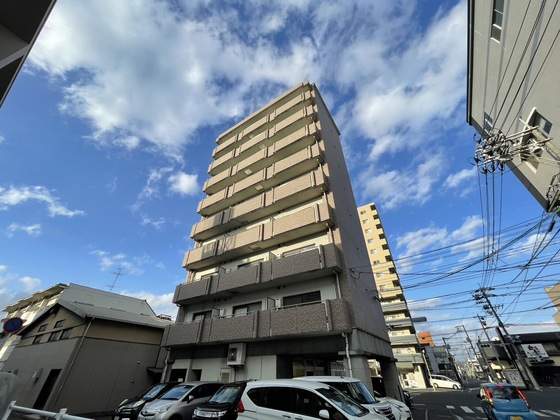 広島市西区観音新町のマンションの建物外観