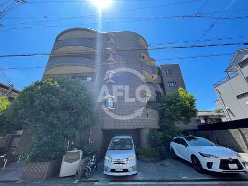 【大阪市東住吉区南田辺のマンションの建物外観】