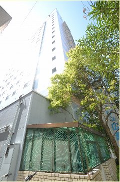 広島市中区広瀬北町のマンションの建物外観