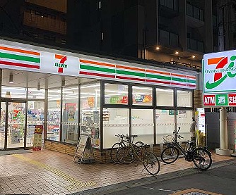 【大阪市北区堂山町のマンションのコンビニ】