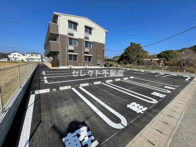 【天草市中村町のアパートの駐車場】