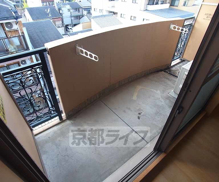 【京都市東山区山田町のマンションのバルコニー】