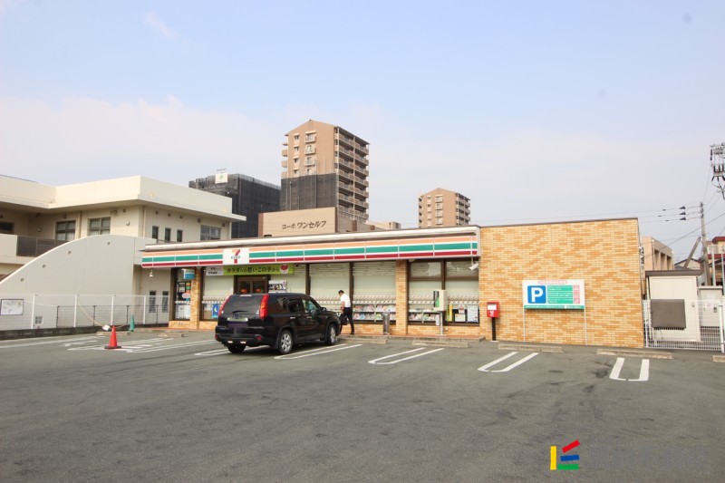 コンビニ　セブンイレブン　久留米宮ノ陣店（コンビニ）まで900m