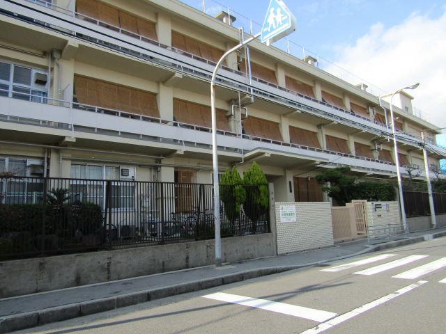 中学校　大阪市立白鷺中学校（中学校）まで475m