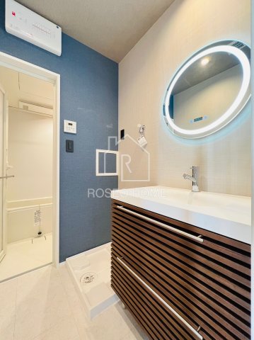 洗面設備　同マンション別部屋：参考写真