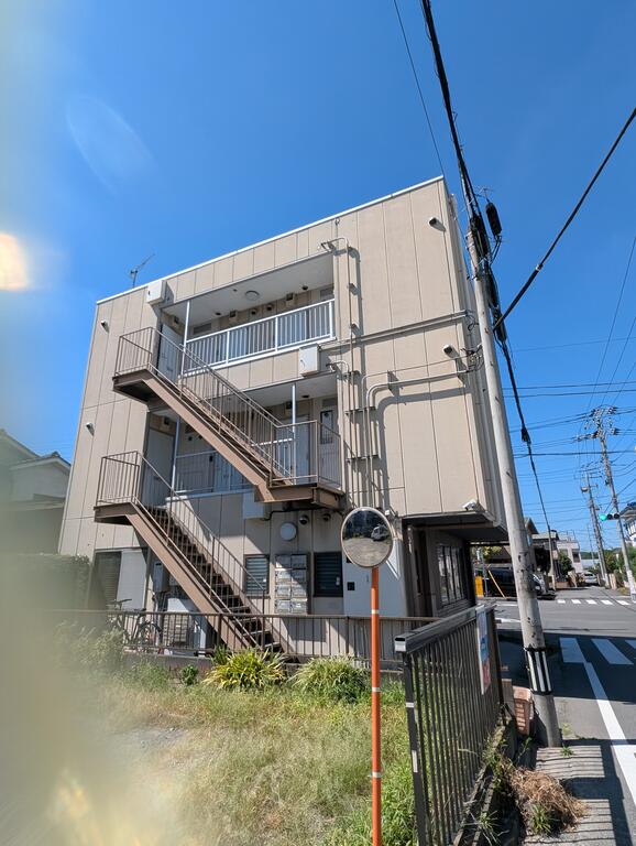 その他共有部分　建物入り口　裏側