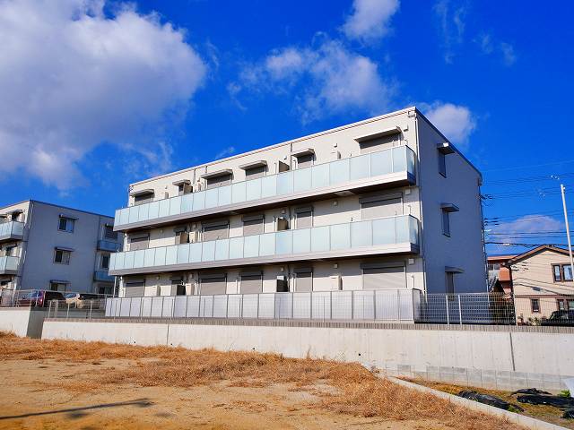 建物外観　落ち着いた雰囲気の外観です