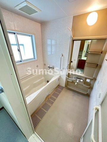 バス・シャワールーム　ゆったり過ごせるお風呂です