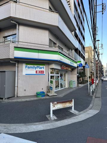 コンビニ　ファミリーマート立川四丁目店（コンビニ）まで495m