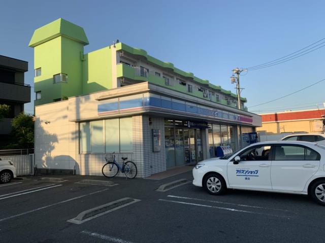 コンビニ　ローソン名古屋競馬場前店（コンビニ）まで312m