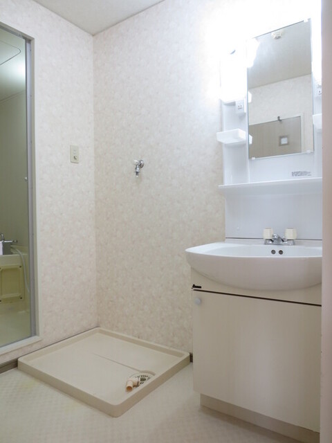 洗面設備　４０３　洗面台　洗濯機置き場