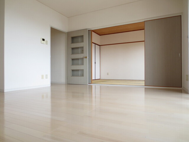 居室・リビング　４０３　ＬＤＫ　和室