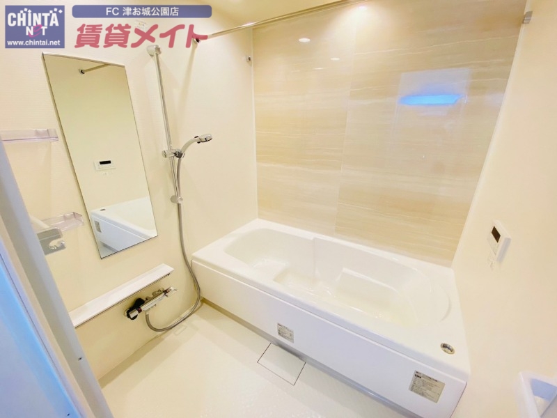 バス・シャワールーム　同型反転参考写真