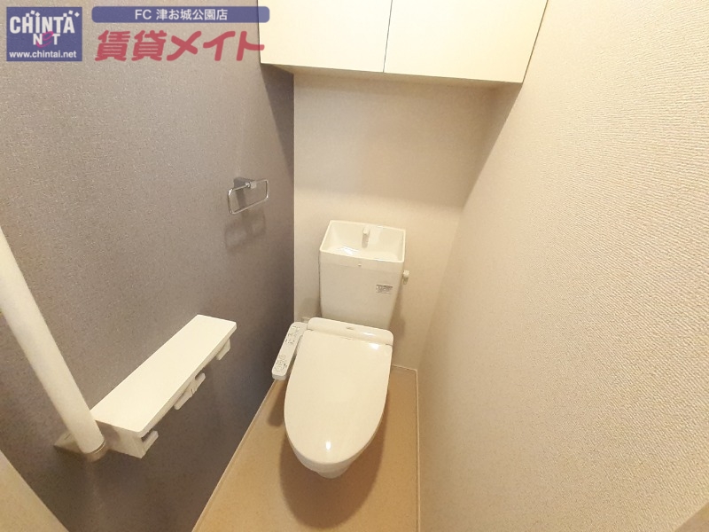 トイレ　同型参考写真