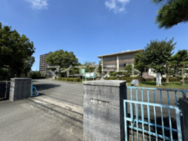 小学校　八代市立代陽小学校（小学校）まで473m