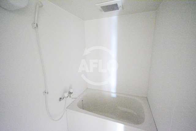 バス・シャワールーム　ブルースカイ　浴室