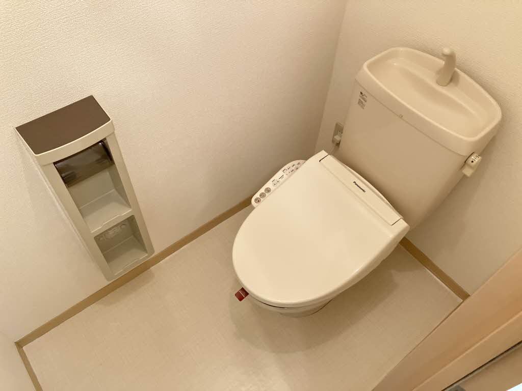 トイレ　温水洗浄暖房便座