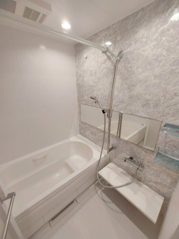 バス・シャワールーム　お風呂で日々の疲れを落としましょう