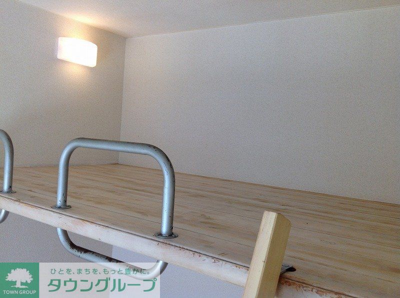 その他部屋・スペース　ロフトにいろいろなものが置けるので居間が広々と使えます。