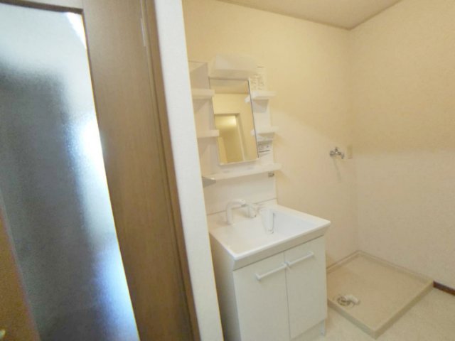 洗面設備　コンパクトで使いやすい洗面所