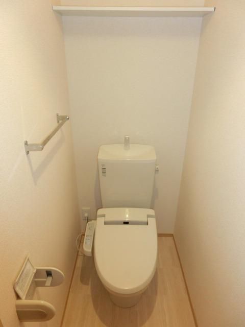 トイレ　ウォシュレット完備