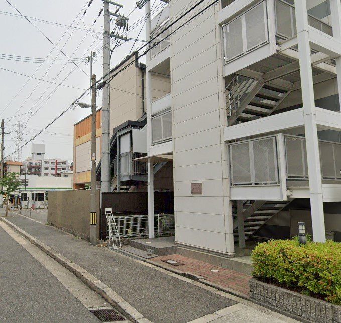 エントランス　外観