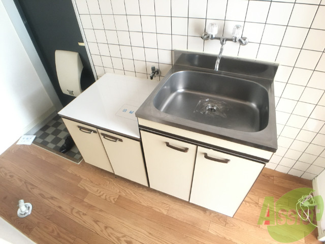 キッチン　キッチンスペースの洗い場とても広いですね。