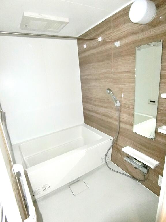 バス・シャワールーム　同型の写真です。