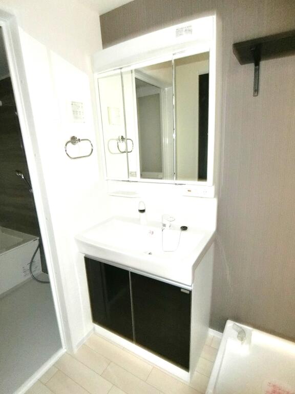 洗面設備　同型の写真です。