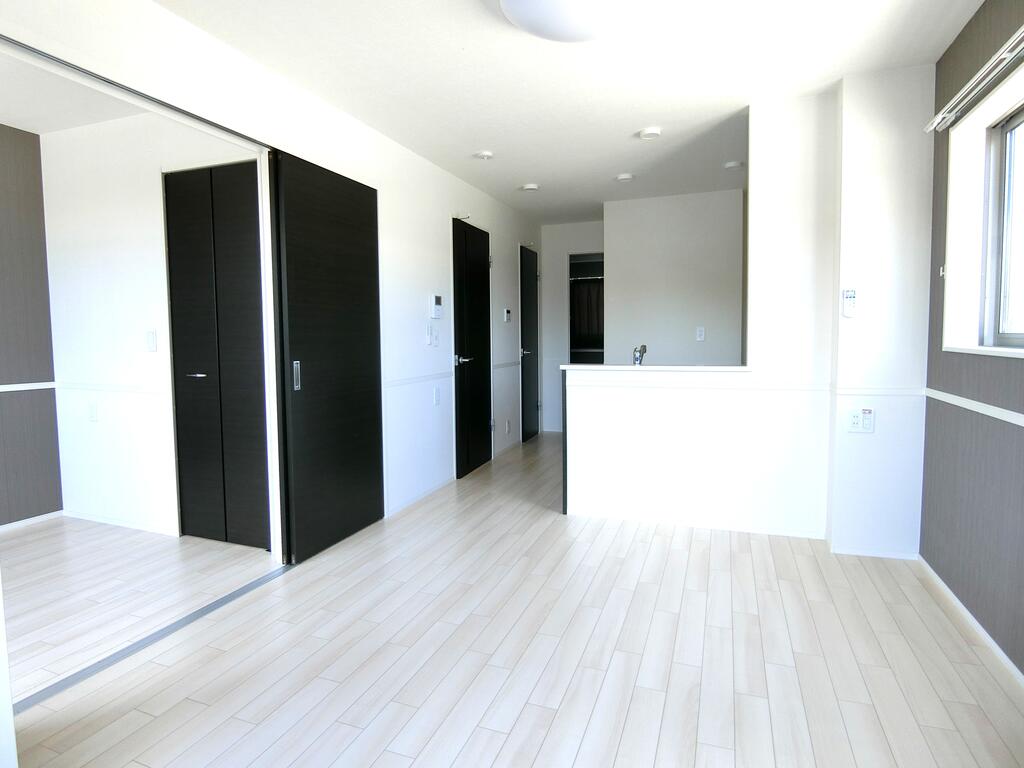 居室・リビング　同型の写真です。