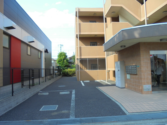 駐車場　敷地内駐車場（要空確認）