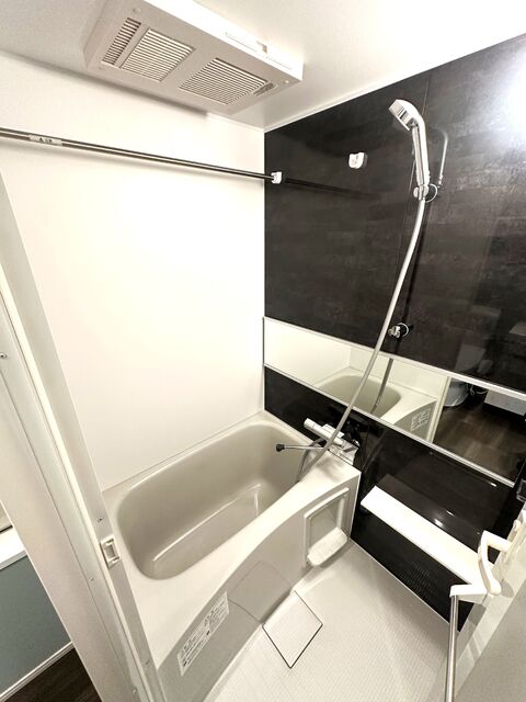 バス・シャワールーム　◆便利な浴室乾燥機付きのバスルーム◆