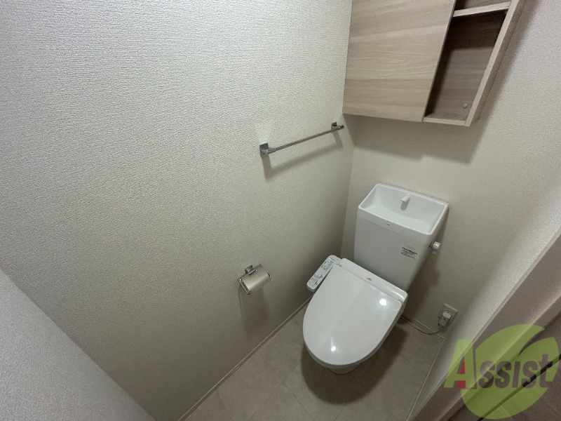 トイレ　トイレはウォシュレット機能付きです。安心して使用できますね。