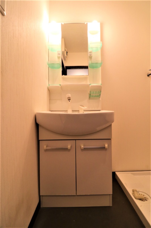 洗面設備　朝の支度はこちらで。