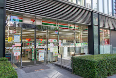 コンビニ　セブンイレブン 銀座2丁目店（コンビニ）まで99m