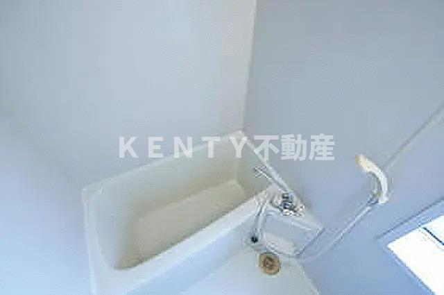 バス・シャワールーム　落ち着いた空間のお風呂です