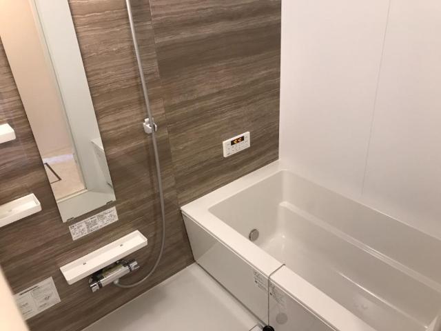 バス・シャワールーム　パネルの色味はイメージです（イメージ）