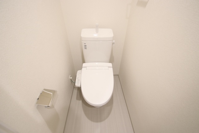 トイレ　※別室の参考写真の為、現況優先です。