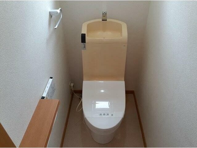 トイレ　落ち着いた色調のトイレです♪