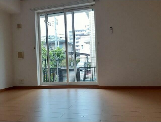 居室・リビング　使いやすい形の為、レイアウトを楽しめます♪