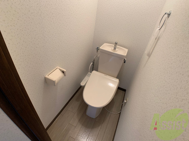 トイレ　ウォシュレット付きのトイレです。シャワートイレは日本の宝。